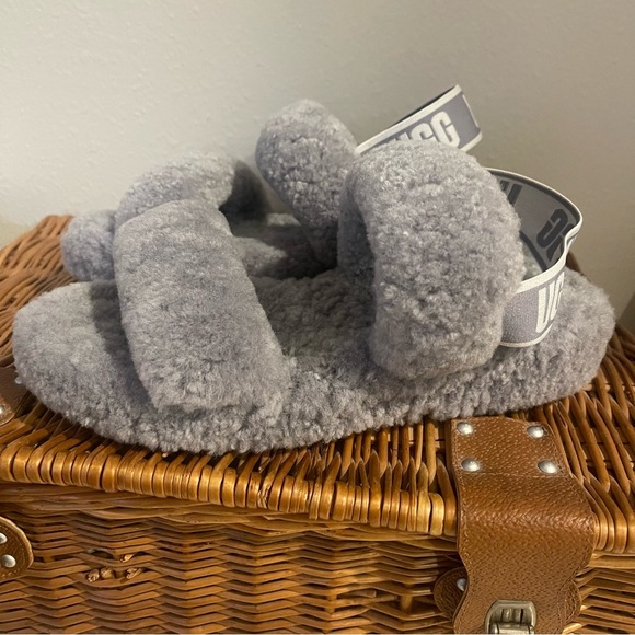 UGG Women's Oh Yeah Slide Fluffy Soft Slippers Sandals Sz 8 Gray Sheepskin Cozy - Picture 3 of 7